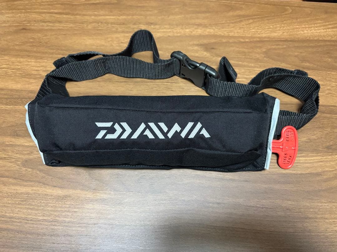 DAIWA DF-2220 コンパクトライフジャケット