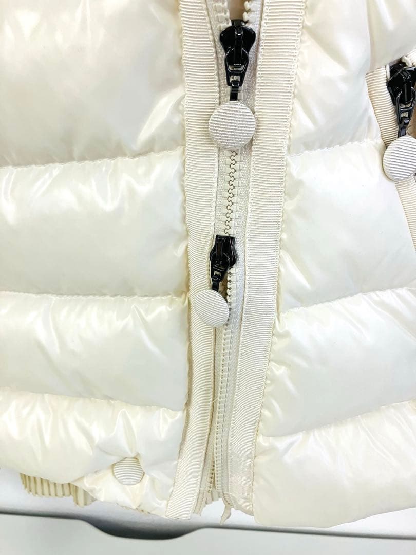 MONCLER ホワイト　キルティングダウンベスト