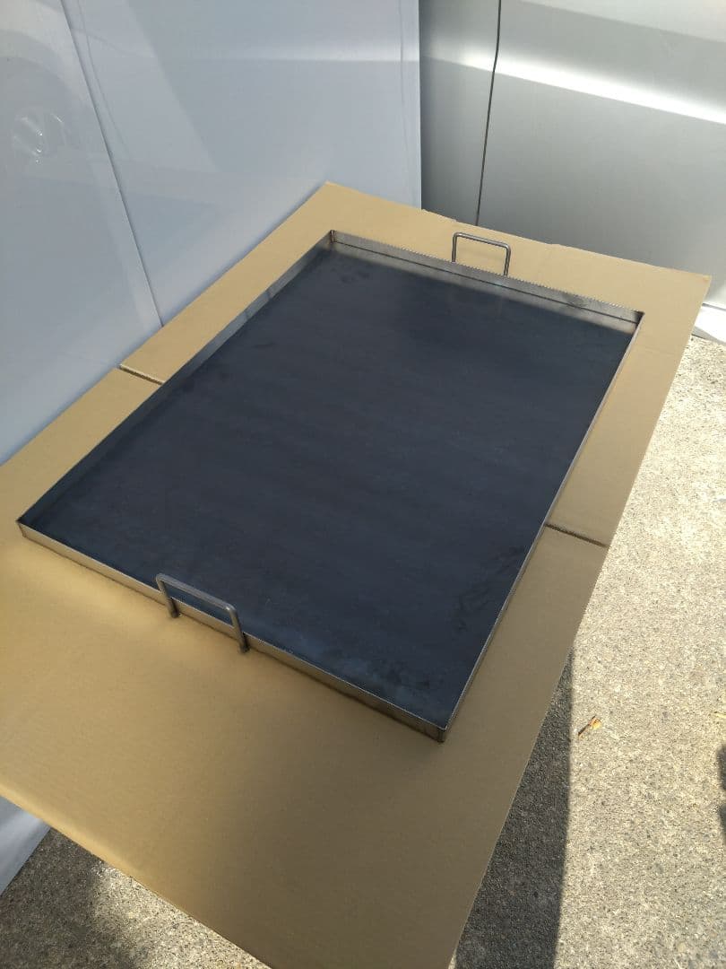 極厚 ６ミリ 鉄板 ７５０✕５５０ バーベキュー イベントに最適 持ち手付き