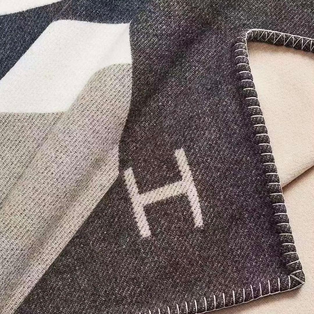 布団・毛布 Hermes H Casaque Blanket Ecru x Carbone