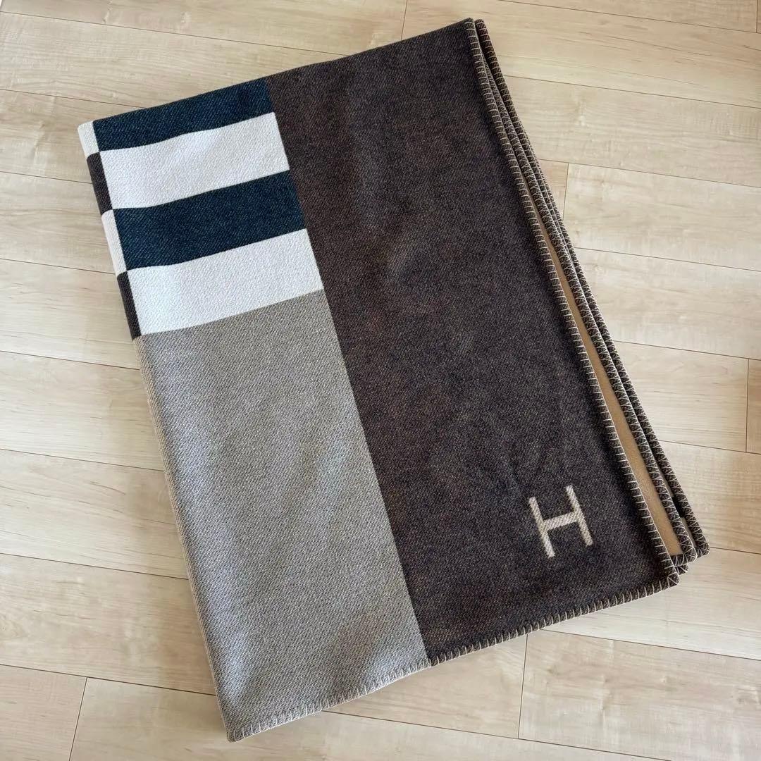 布団・毛布 Hermes H Casaque Blanket Ecru x Carbone