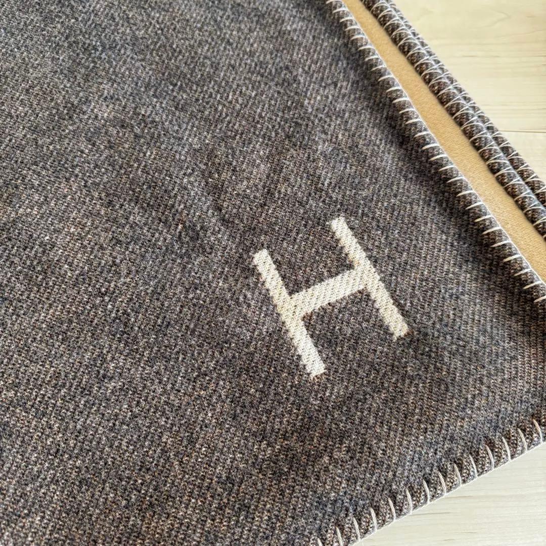 布団・毛布 Hermes H Casaque Blanket Ecru x Carbone