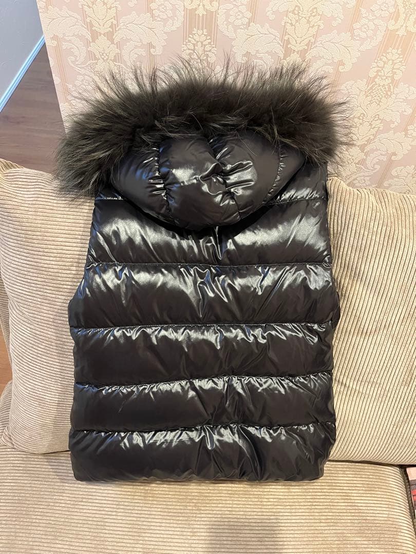 美品Duvetica 黒40 ダウンベスト ラクーンファー付き