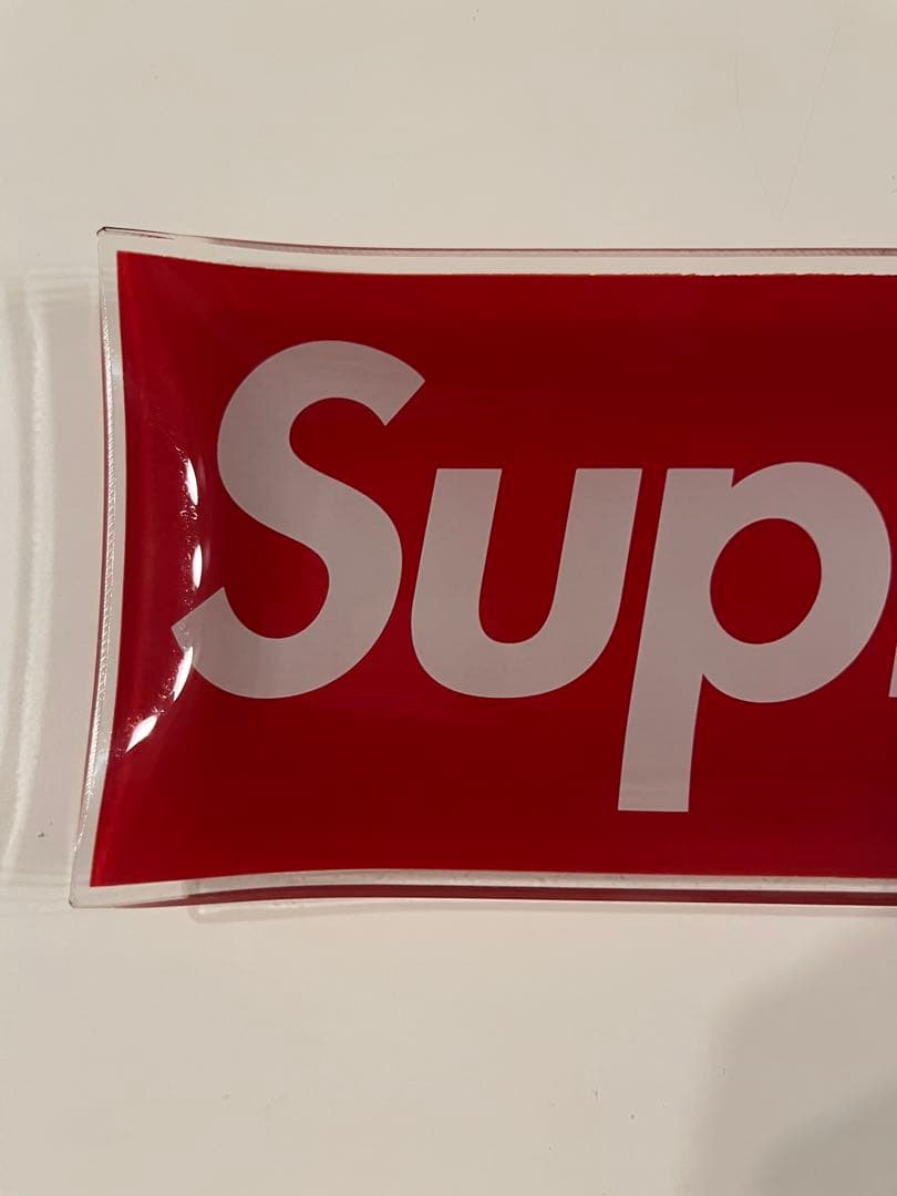 ^*^様 Supreme ガラストレイ(美品)