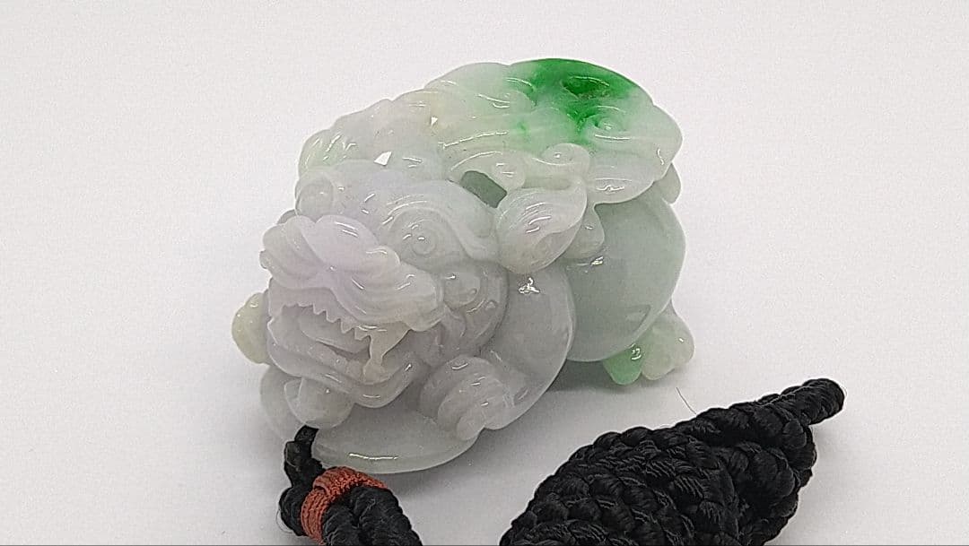 本翡翠　天然石　貔貅　ひきゅう　ネックレス　置物　財福　鑑別書２点付　彫刻