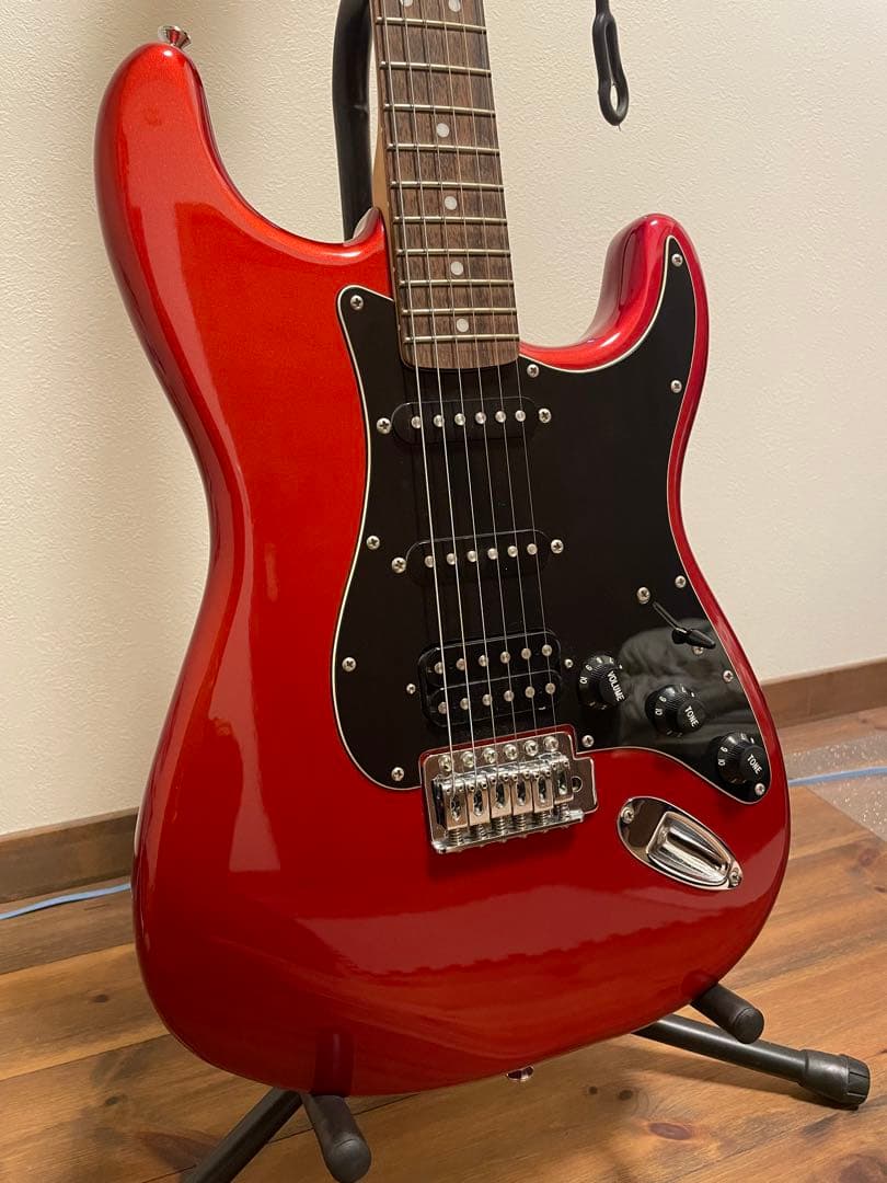 Squier Stratocaster ギター