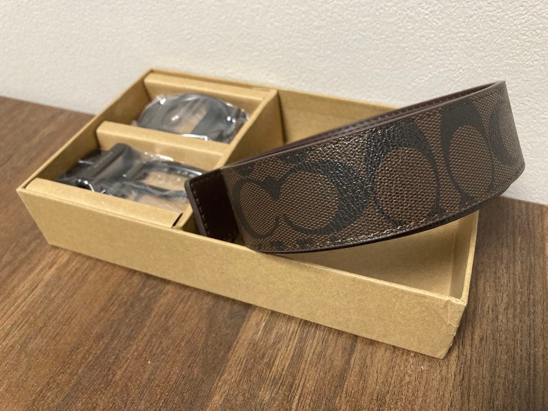 【新品】コーチ　ベルト メンズ シグネチャー アウトレット ギフト プレゼント