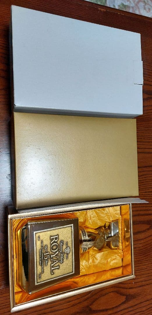 サントリー プレミアム15年 ウイスキー 限定非売品ギフトボックス付き