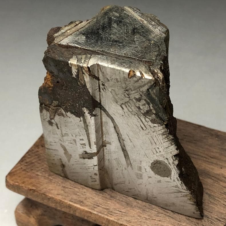 ミ*ド様 隕石 鉄隕石　アルタイ隕石　原皮付き　ナチュラル　原石　重さ約207ｇ