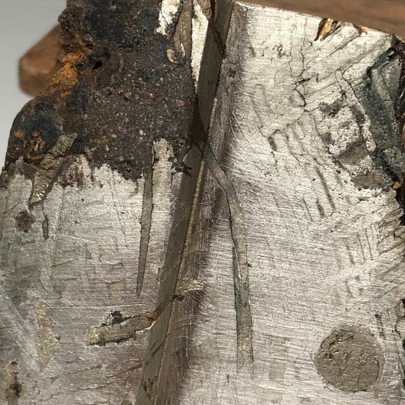 ミ*ド様 隕石 鉄隕石　アルタイ隕石　原皮付き　ナチュラル　原石　重さ約207ｇ