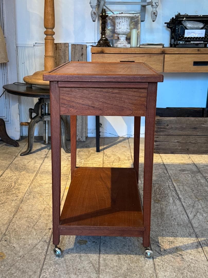 北欧ヴィンテージ　ソーイングテーブル　チーク材　デンマーク　アンティーク