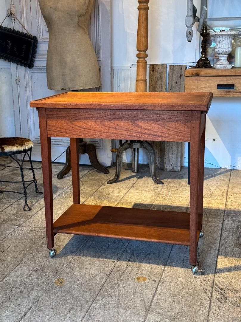 北欧ヴィンテージ　ソーイングテーブル　チーク材　デンマーク　アンティーク