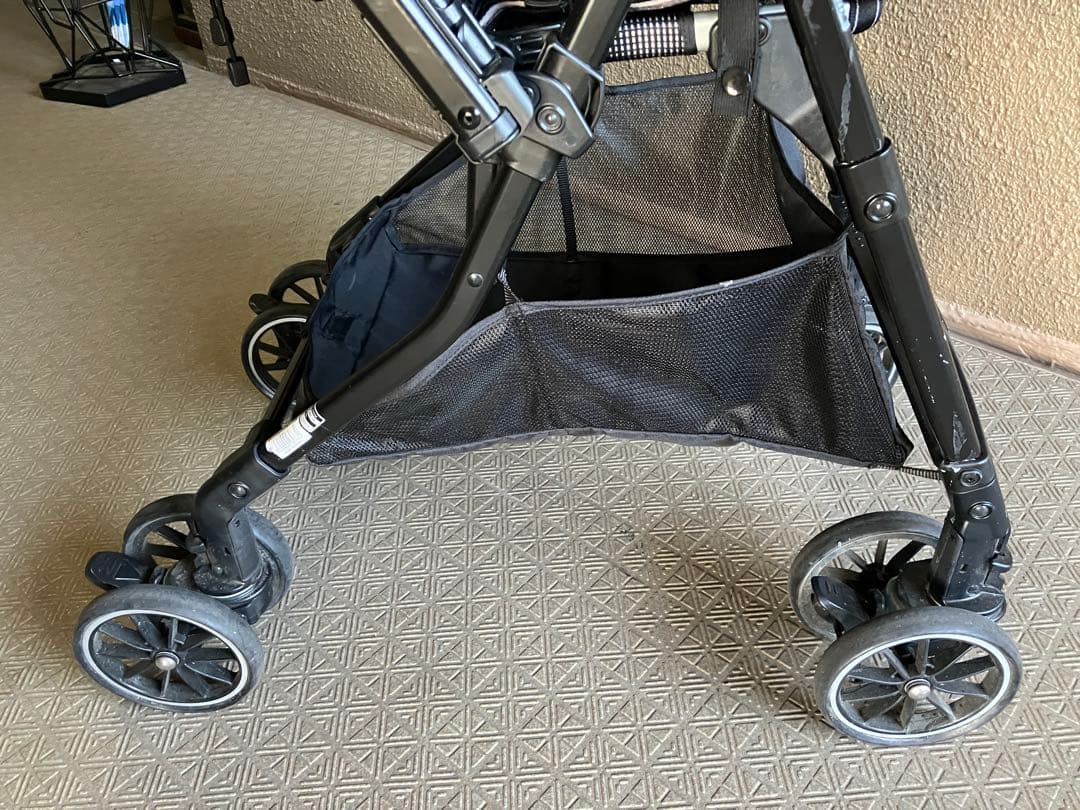 ベビーカー ホワイトレーベル スゴカルα 4キャスcompact エッグショック