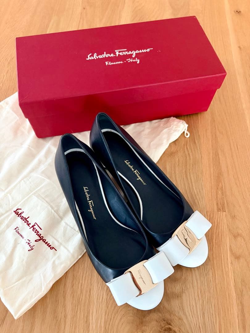 【美品】フェラガモ パンプス IVREA モノトーン 24cm