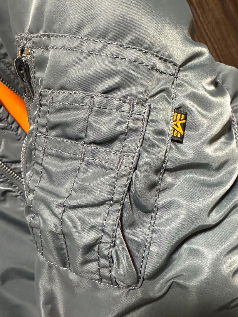 アルファインダストリーズ MA-1 フライトジャケット