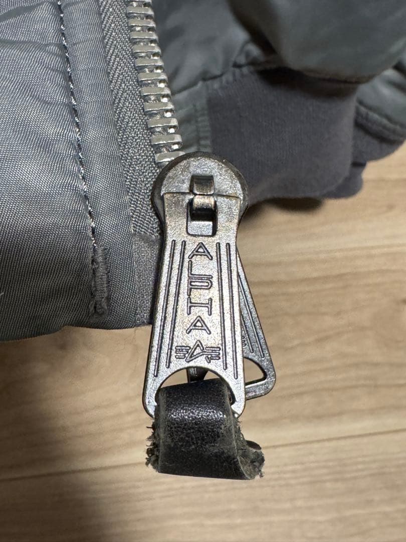 アルファインダストリーズ MA-1 フライトジャケット