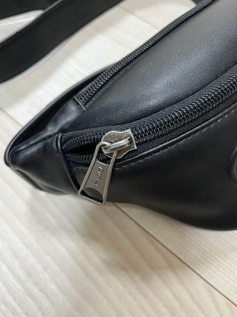 DIESEL ディーゼル　ボディバッグ　ブラック　ショルダーバッグ