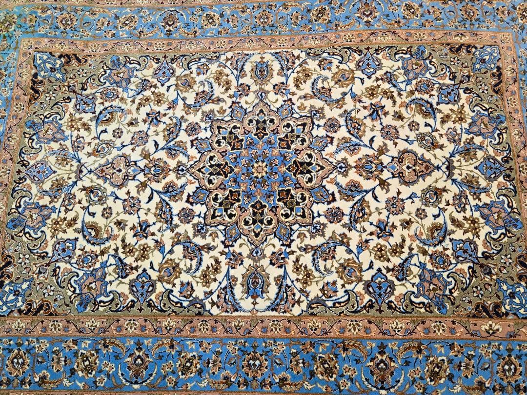 ペルシャ絨毯イスファハン産手織本物保証書非常に綺麗なブルー色 176×110cm