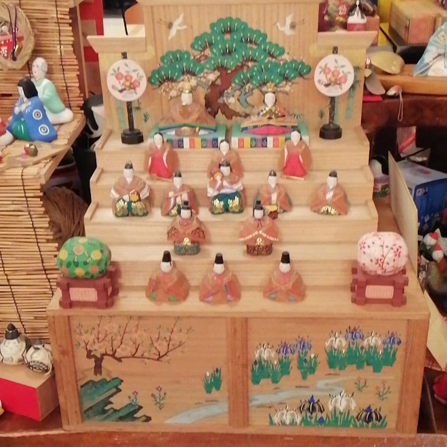 奈良一刀彫り雛人形