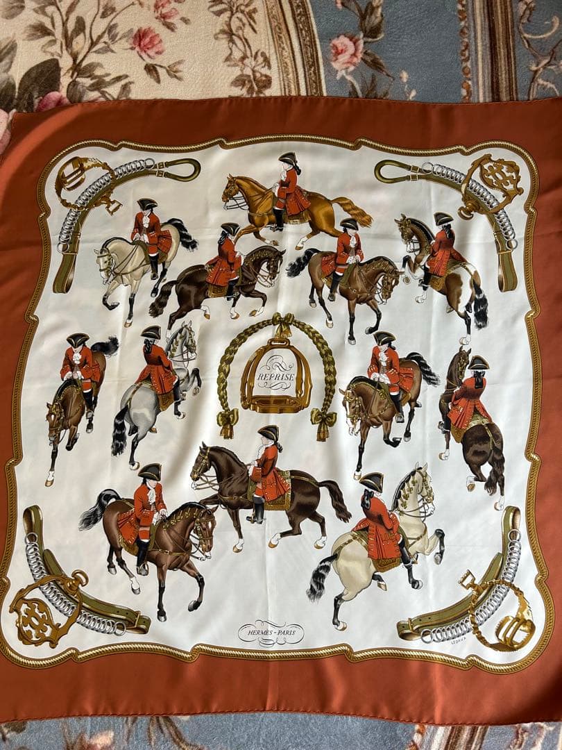 エルメス　スカーフ　HERMÈS REPRISE