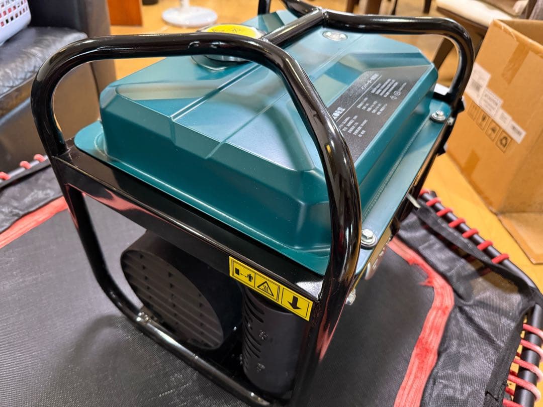 【お値下げしました‼︎】SANKORS インバーター発電機 2000W