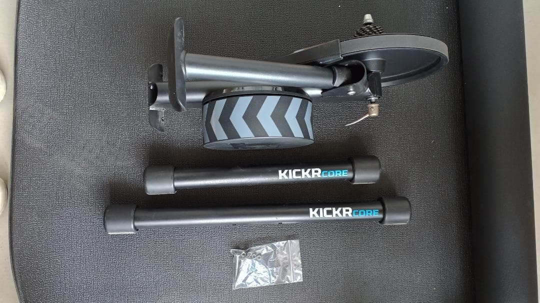 【送料無料】Wahoo Kickr Core スマートローラー 2020年