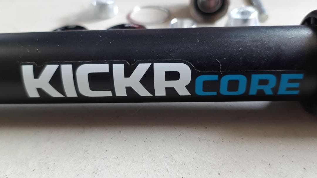 【送料無料】Wahoo Kickr Core スマートローラー 2020年