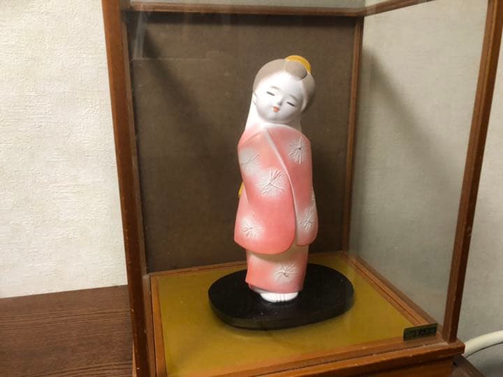 【大特価】日本人形　ガラスケース付き