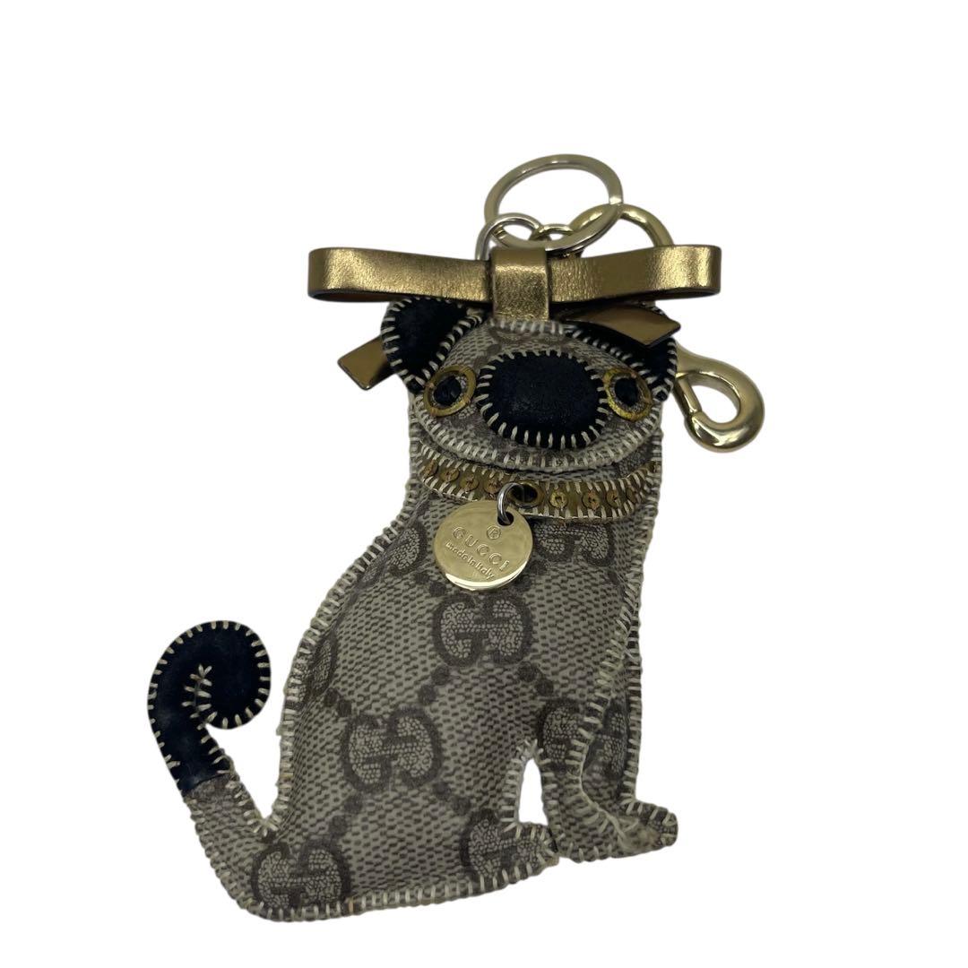 GUCCI チャーム　キーホルダー　グッチョリパグ　犬 GG柄　ロゴ金具