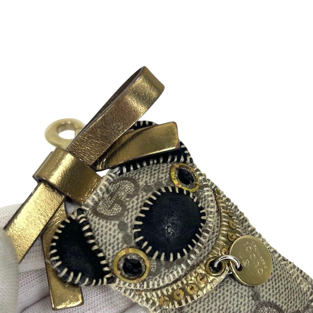 GUCCI チャーム　キーホルダー　グッチョリパグ　犬 GG柄　ロゴ金具