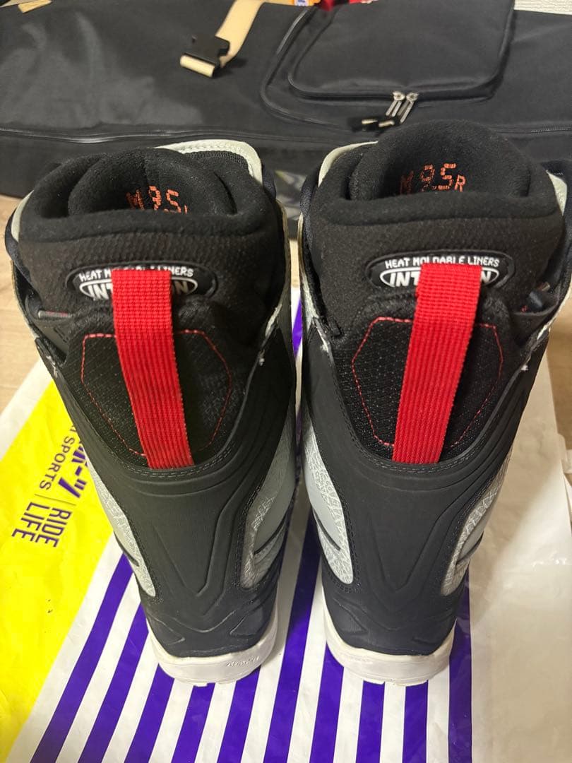 サーティーツー ThirtyTwo LASHED スノーボードブーツ (男性用)