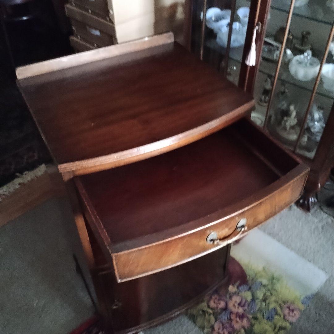 アンティーク　サイドキャビネット