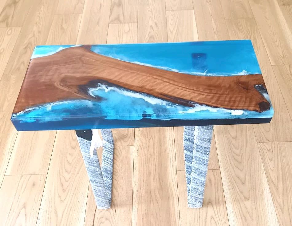 レジン　サイドテーブル　海岸　ツバキ