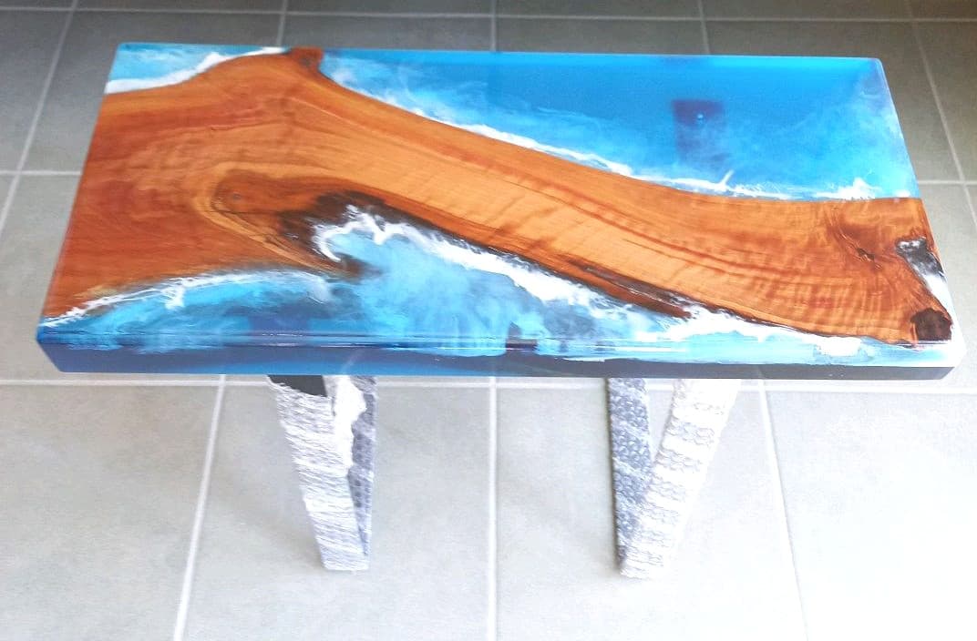 レジン　サイドテーブル　海岸　ツバキ