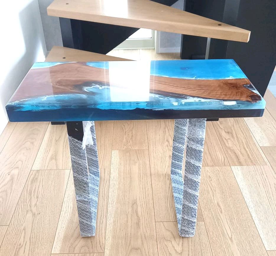 レジン　サイドテーブル　海岸　ツバキ