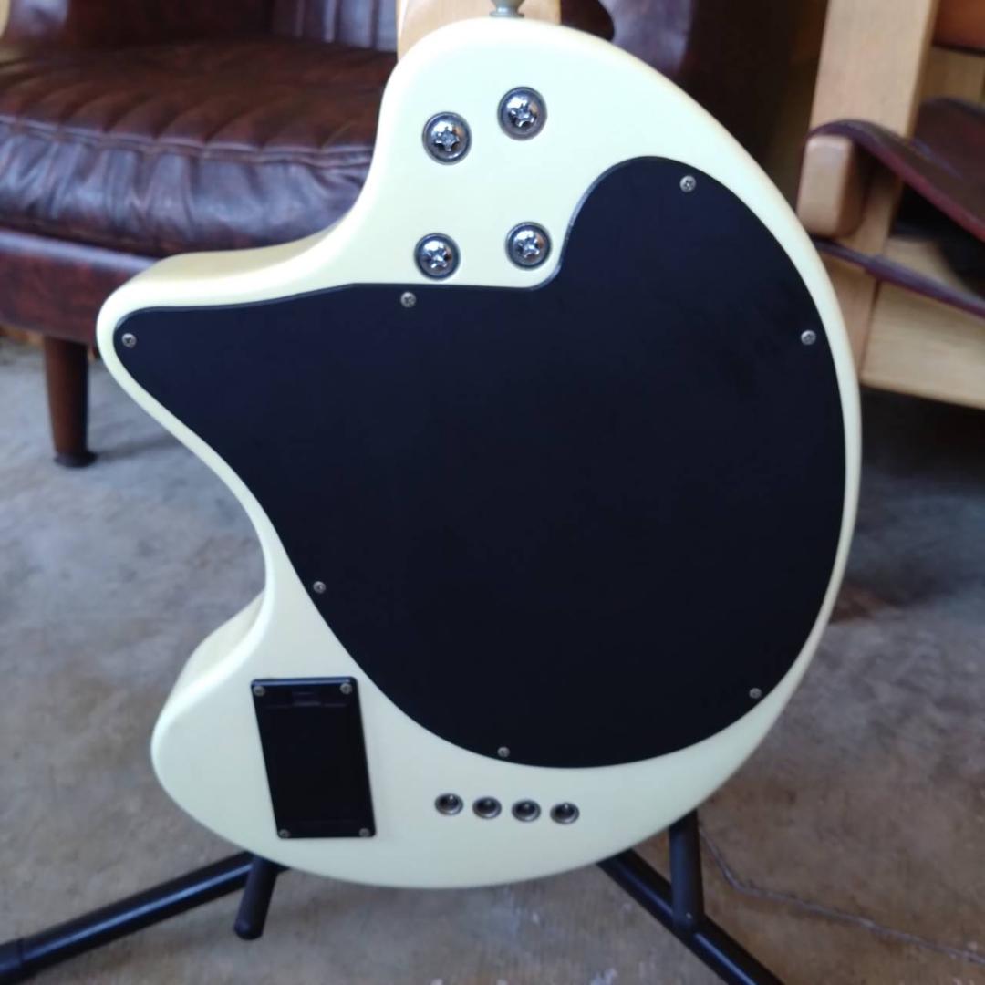 Fernandes　PIE-ZO　ピエゾー　アンプスピーカー内蔵ベース