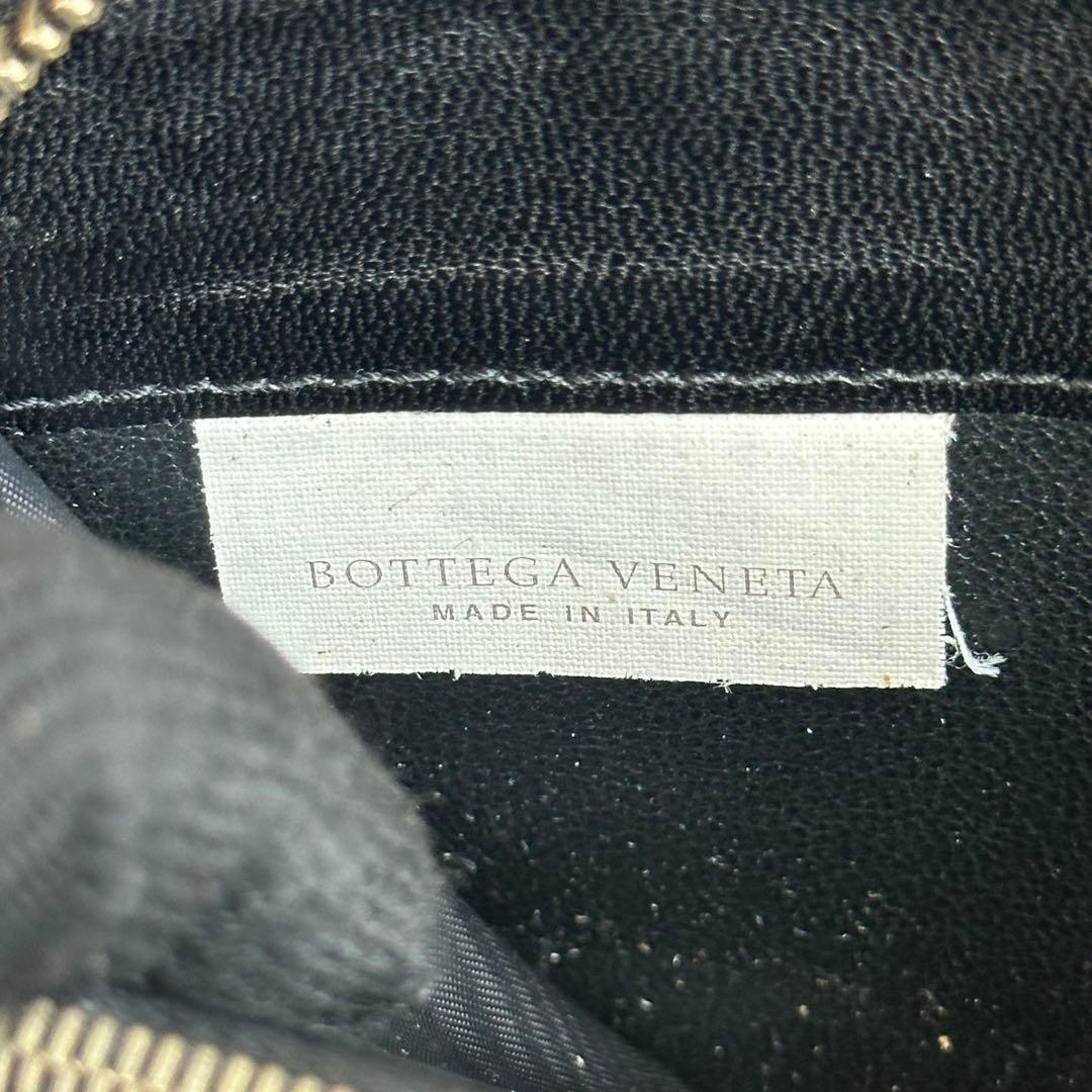 BOTTEGA VENETA イントレチャート　長財布　ラウンドファスナー　黒