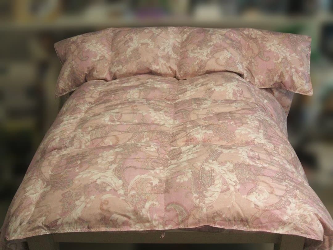 最後の１点新品＊日本羽毛協同組合保証付き＊三ツ星＊１，２キロに増量＊羽毛布団ＳＰ