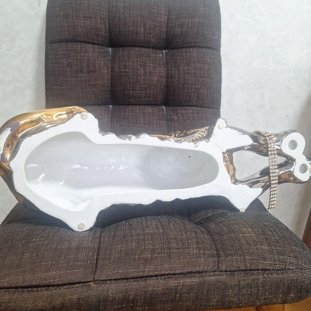 イタリア。アウラ社。ライオン