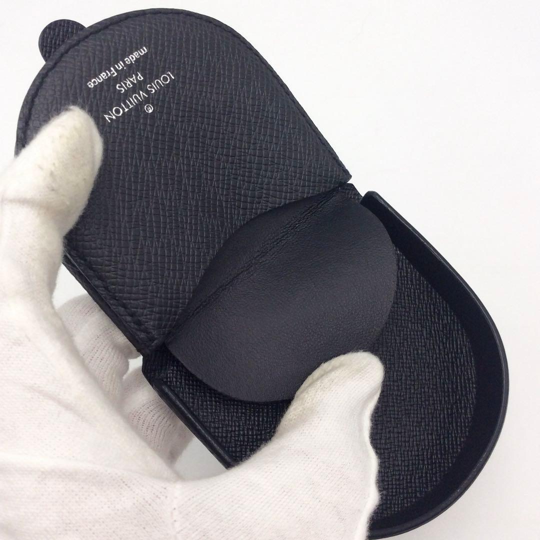 ルイヴィトン タイガ 黒 メンズ 小銭入れ ケース ポルトモネ キュベット