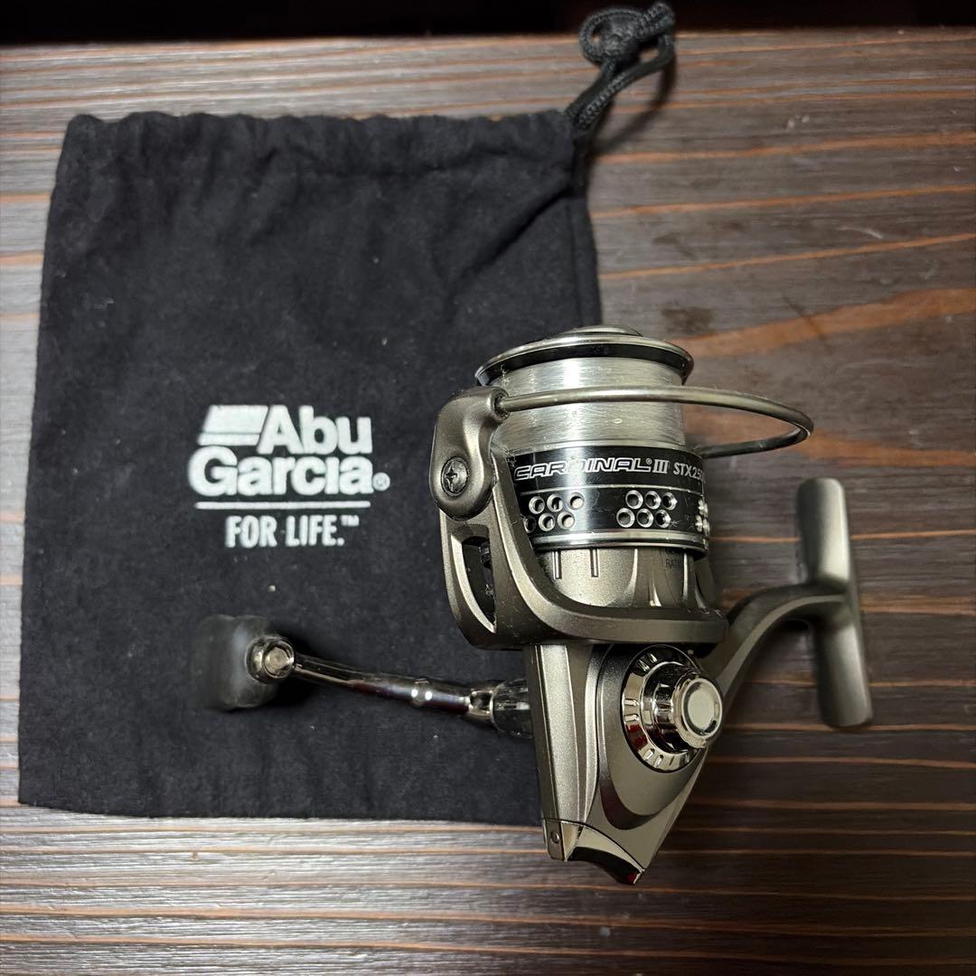 Abu Garcia スピニングリール 収納袋付き