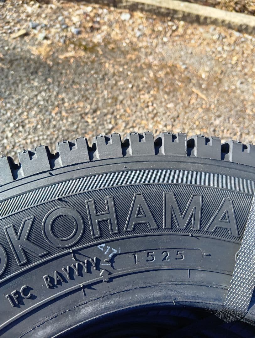 軽トラック・バン用スタッドレス・2025年製国内メーカー新品４本！