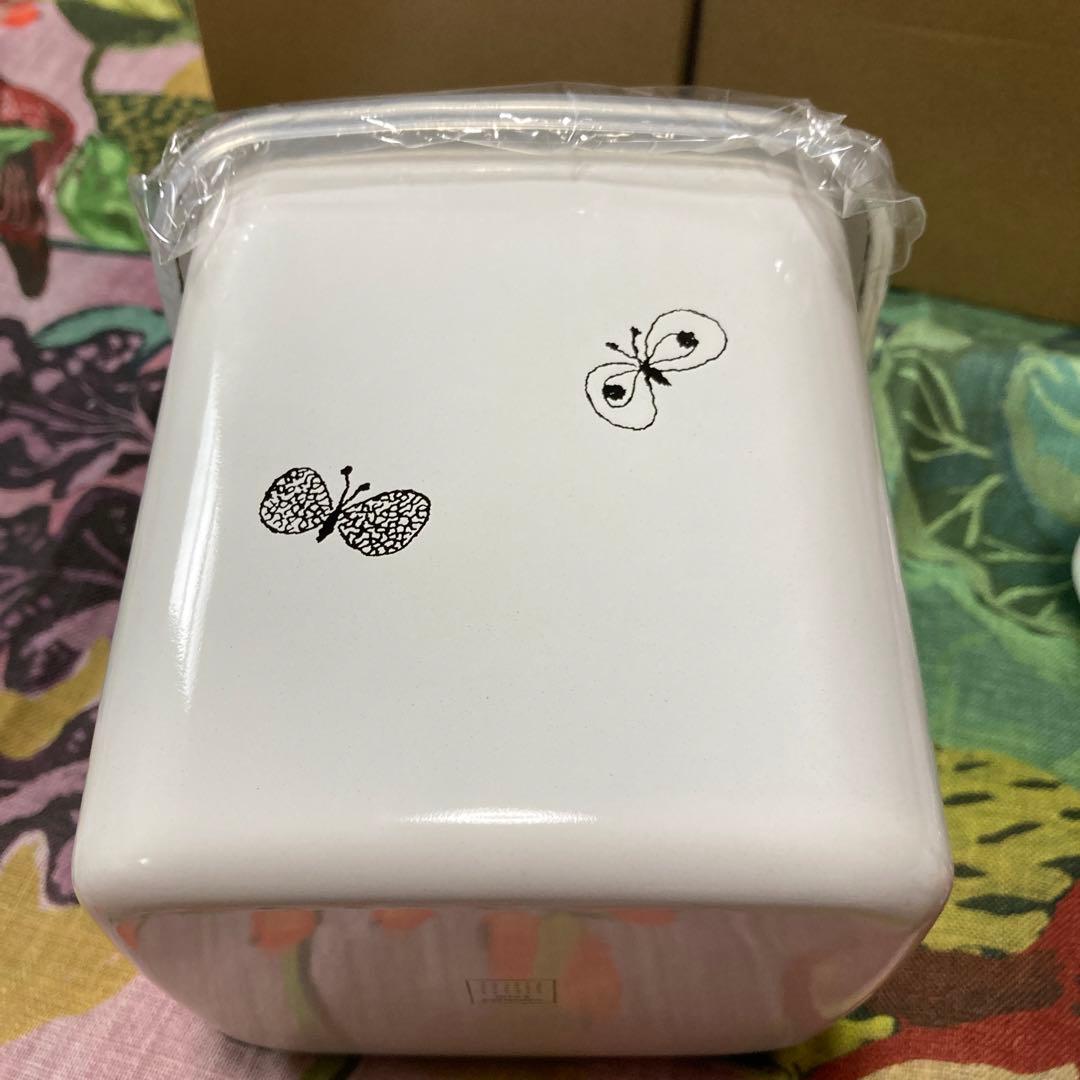 (新品・貴重)ミナペルホネン容器