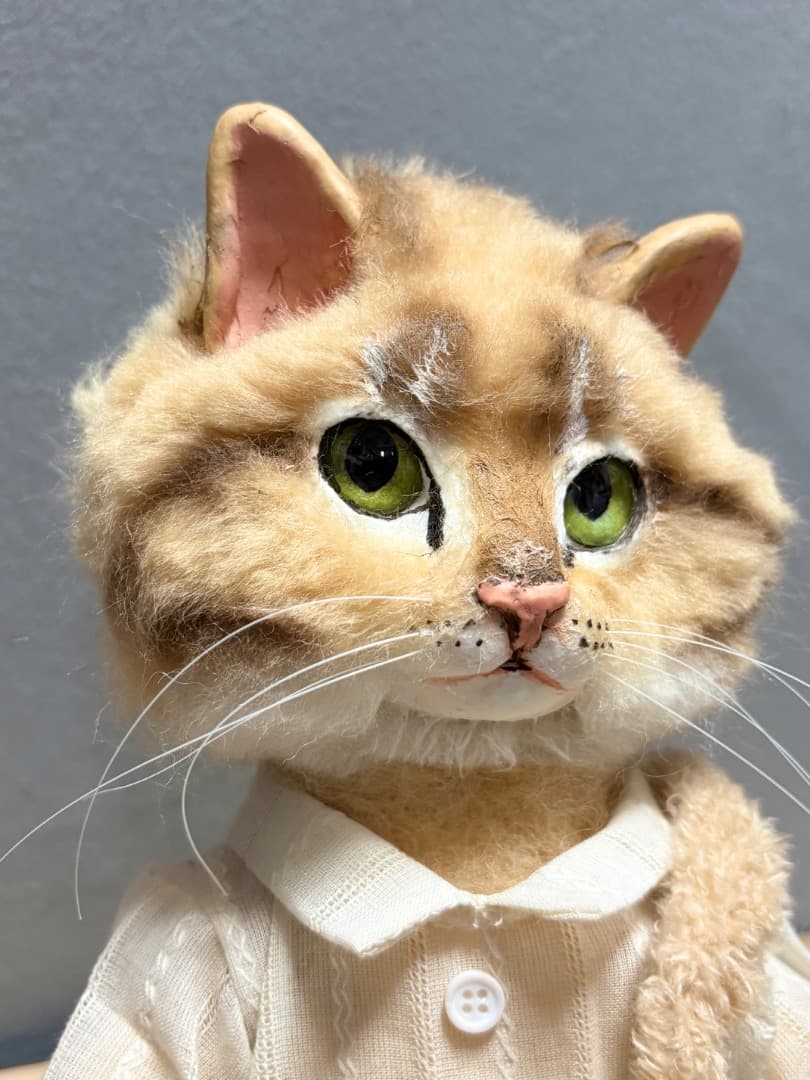 A 緑スカート茶トラ猫のアートドール　【ハンドメイド】猫　ぬいぐるみ