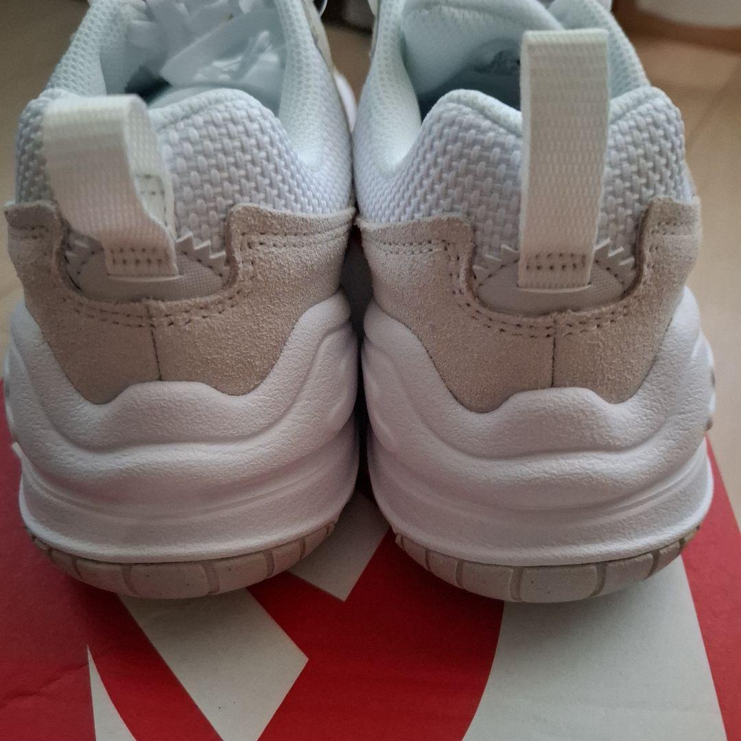 Nike ホワイト スニーカー
