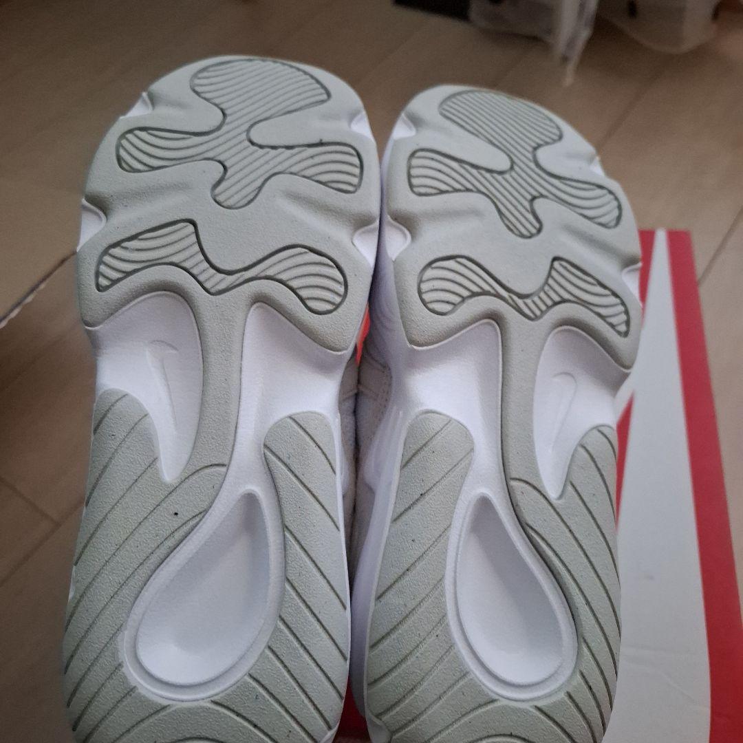 Nike ホワイト スニーカー