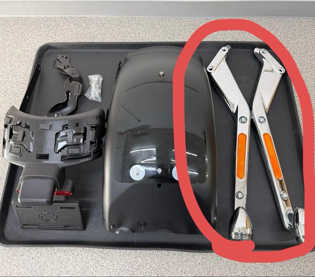 YOSHI　ブレイクアウト　フェンダーストラット　フロントウインカー