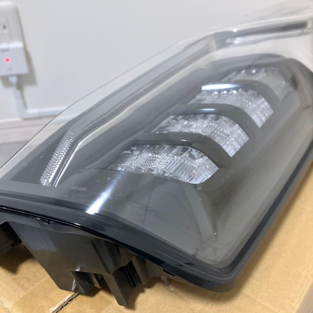 NBOX　カスタム　JF3　右テール　純正　N-BOX　ICHIKOH　D186