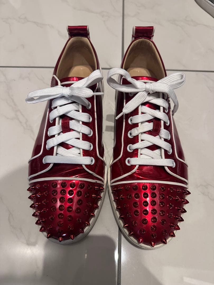 クリスチャンルブタン エナメル　赤　スニーカー