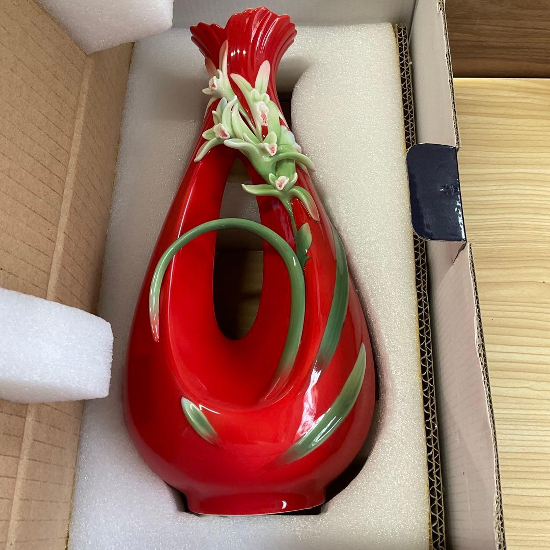 FRANZ 赤い花瓶 陶器 花の装飾